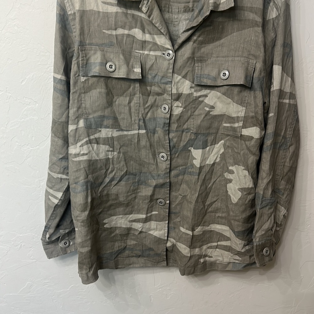Rails Everett Camo Button Down Top Size Small. - image 5